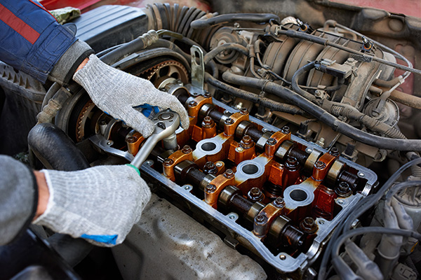 5 Signs of a Leaking Valve Cover Gasket